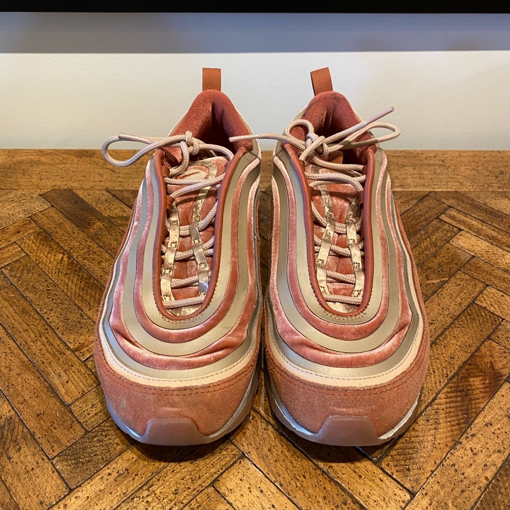 Nike Air Max 97 in “Dusty Peach”